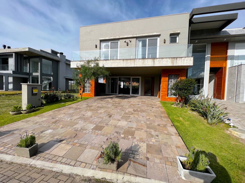 Casa em Condomínio 4 dormitórios para venda, Centro em Xangri-lá | Ref.: 13618