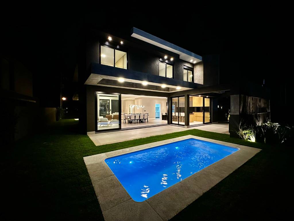 Casa em Condomínio 5 dormitórios para venda, xangrila em Xangrila | Ref.: 14447